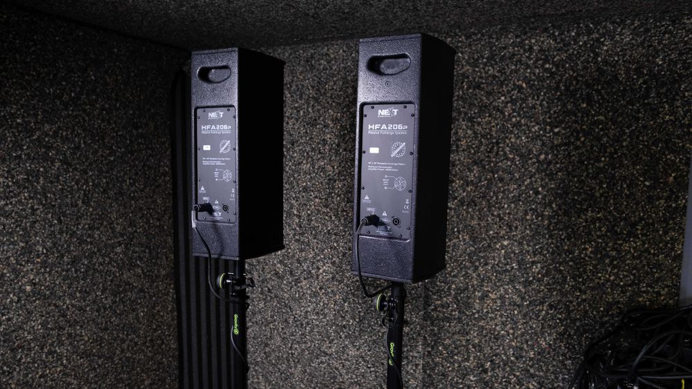 Sistema NEXT ProAudio HFA26.12, impecável, pouco uso, com capas