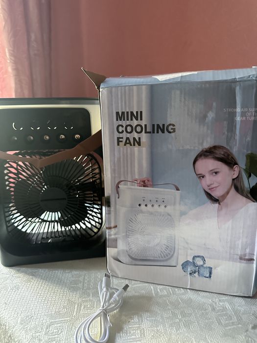 Міні кондиціонер працює від павербанку