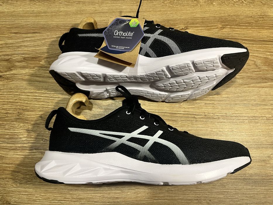 Кросівки ASICS Versablast 2 Нові.  Розмір 42(26,5 см.)