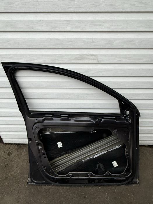 Передня ліва дверка Пасат б7