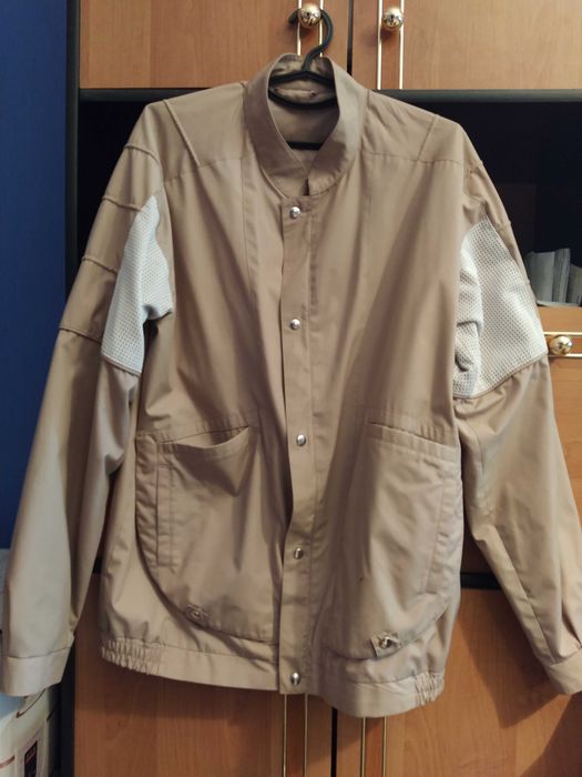 Продам мужскую курточку ветровку