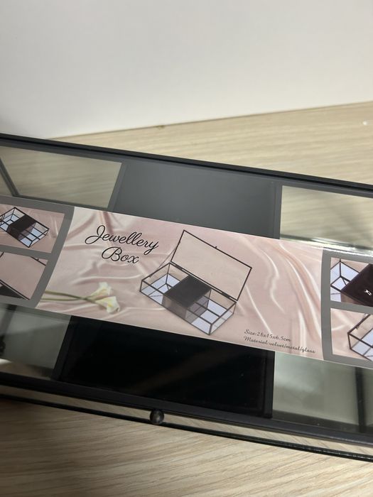 Nowa szklana szkatułka na biżuterię nr.8781
