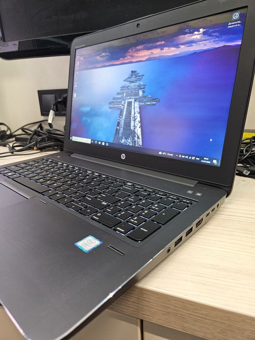 Игровой HP Zbook 15 G4 i7-7700HQ/16Gb/512Gb m.2 nvme/Nvidia M1200 4Gb/15.6" IPS