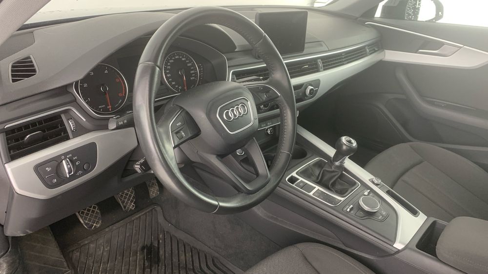 Audi A4 2.0 tdi 150 CV 2019 Impecável. Revisão Grande Feita.