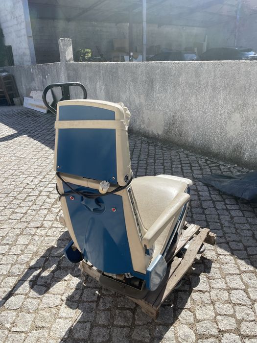 Cadeira eléctrica de consultório dentista