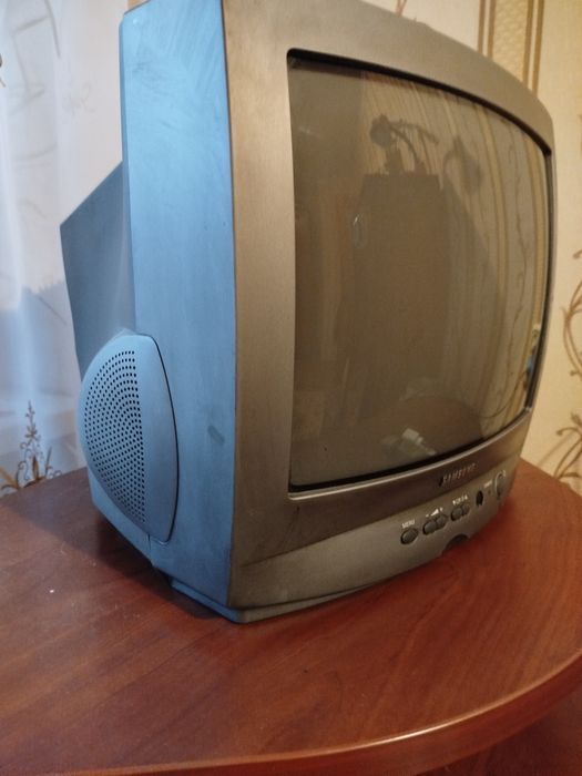 Телевизор "SAMSUNG".