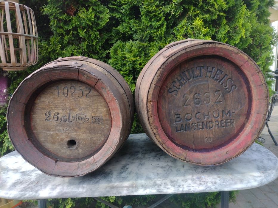 Stara Browarna beczka z pipa, pompą
