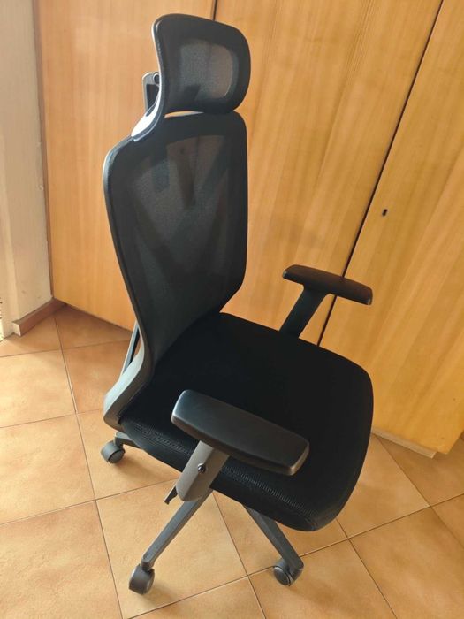 Ergonomiczne krzesło biurowe AUTHMIC, siatka