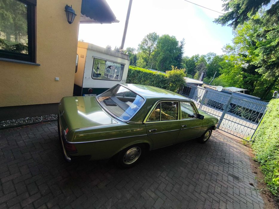 Mercedes W123 240D Oldtimer Museo do Caramulo — photo 5