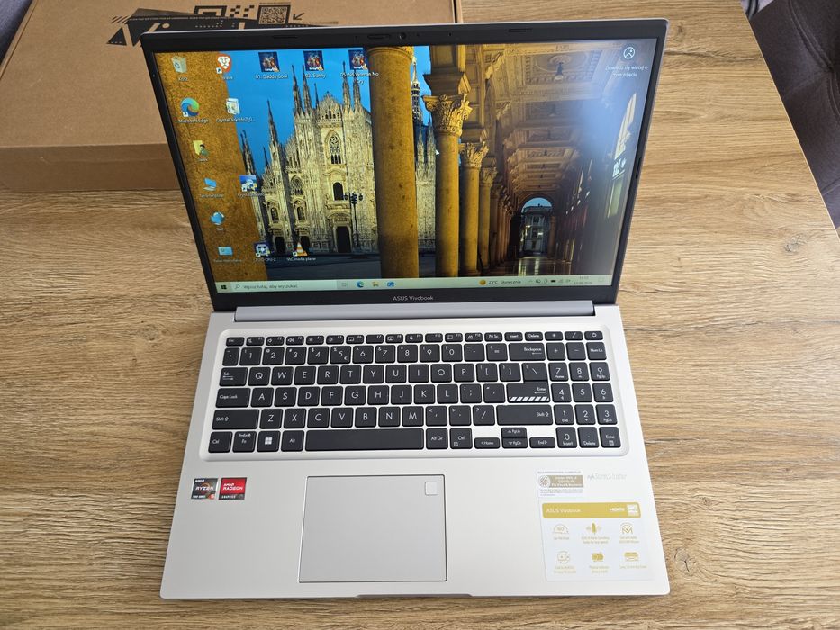 ASUS Vivobook 15 | Ryzen 5 7530U | 8GB RAM | 512GB SSD | Stan Baterii 8 godzin. Gwarancja.