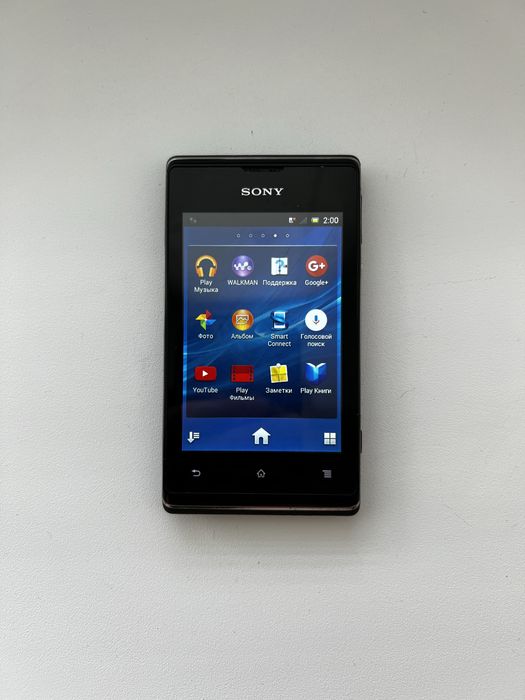 Sony Xperia E C1505 Black отличный телефон с хорошим приемом сигнала GSM что бы оставаться всегда на связи!