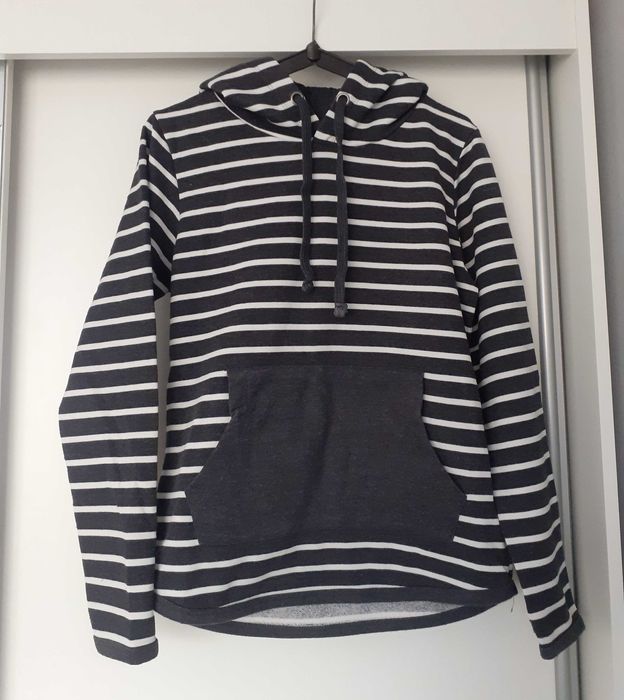 bluza z kapturem i kieszenią