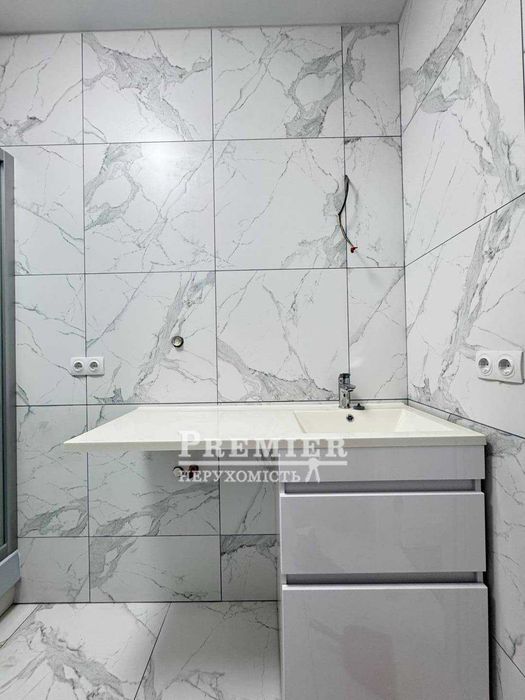 1-кімнатна квартира біля моря. Свіжий ремонт.