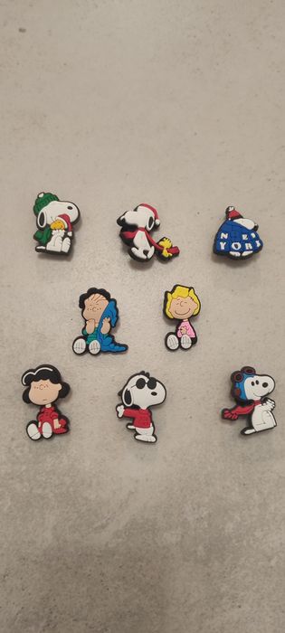 Przypinki do Crocs Snoopy 8szt