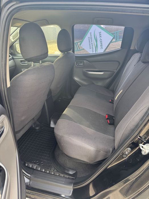 Автомобіль L-200