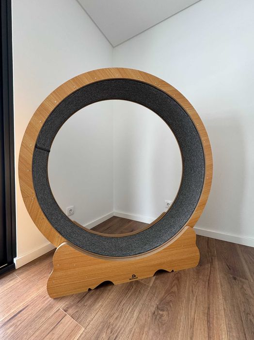 Roda para Gatos XXL Naviconvex em Madeira – 135 cm | Nunca Usada