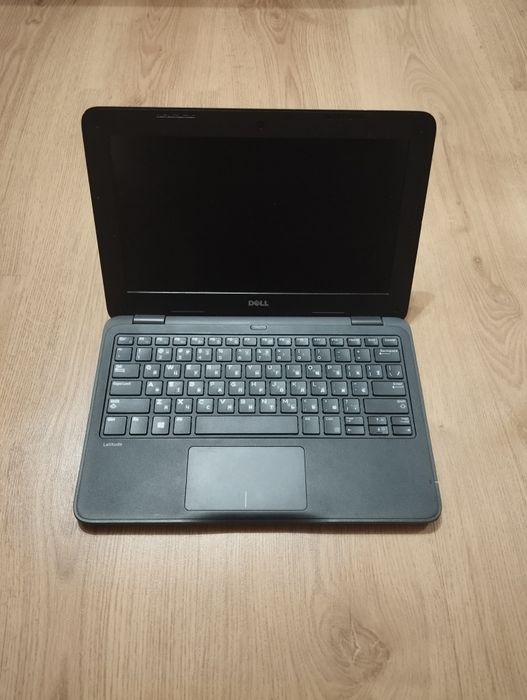 Ноутбук Dell latitude 3180