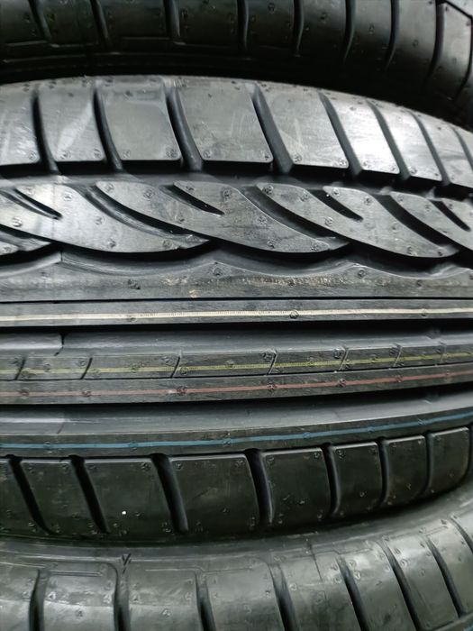 Pneus 215/40/18 RFT