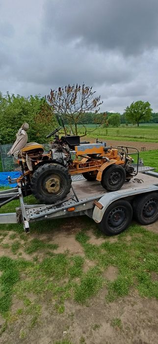 Traktor Dzik 21 Z osprzętem