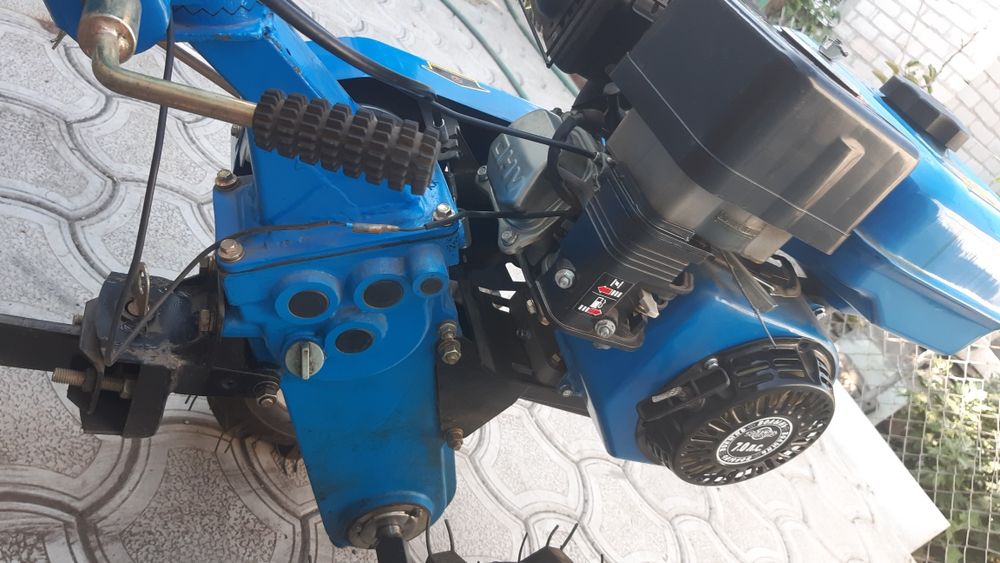 Мотоблок ,,ВОЛЫНЬ,, БМВ-900 + прицеп к нему.