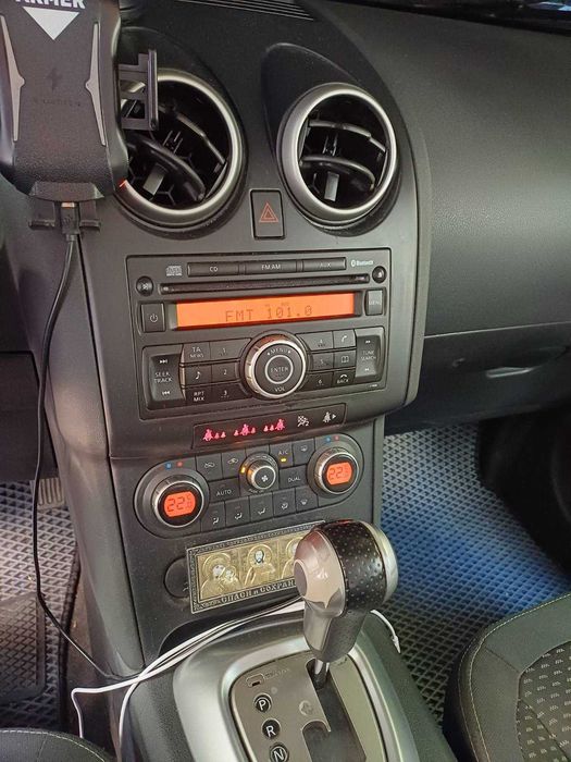 продати автомобіль Nissan Qashqai 2009
