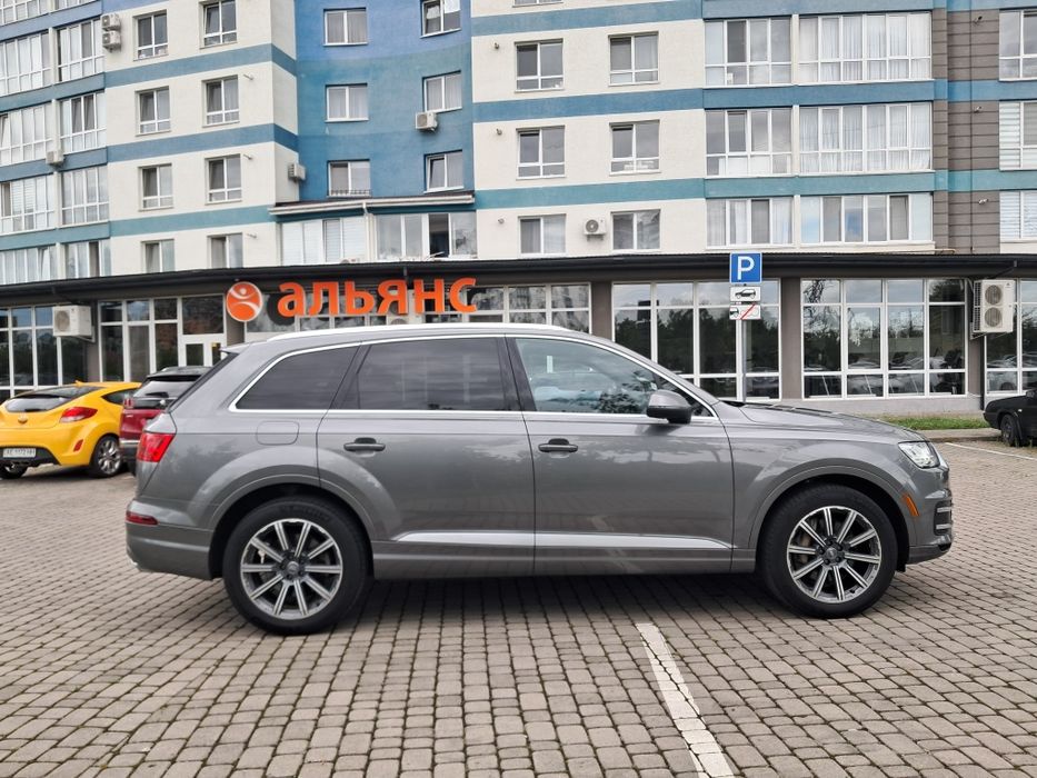 Продам свою Audi Q7