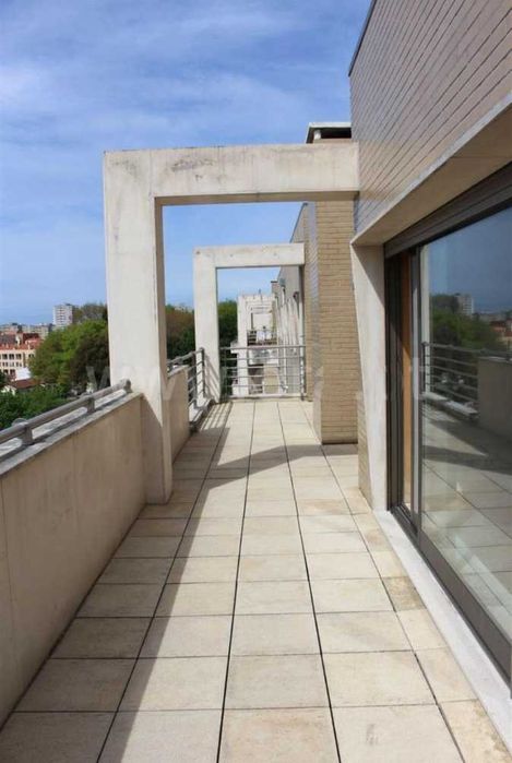Apartamento Penthouse T4 Recuado - Possibilidade de Permuta (T2/T3)