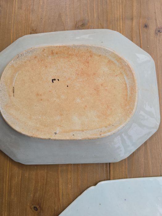 Travessas oitavadas em porcelana chinesa de exportação, atribuíveis a finais do século XVIII