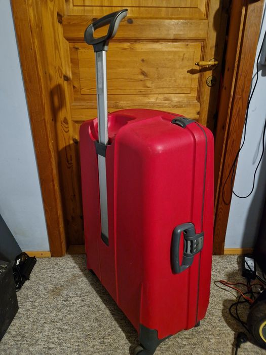 Чемоданы на колёсах Samsonite и American travel