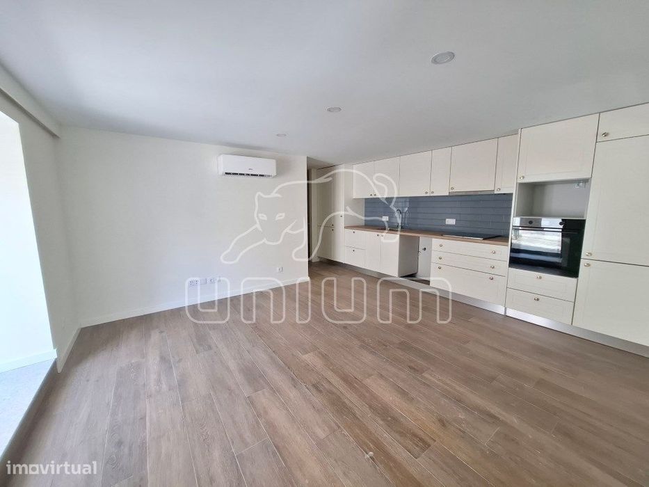 Andar de Moradia T1 para arrendamento