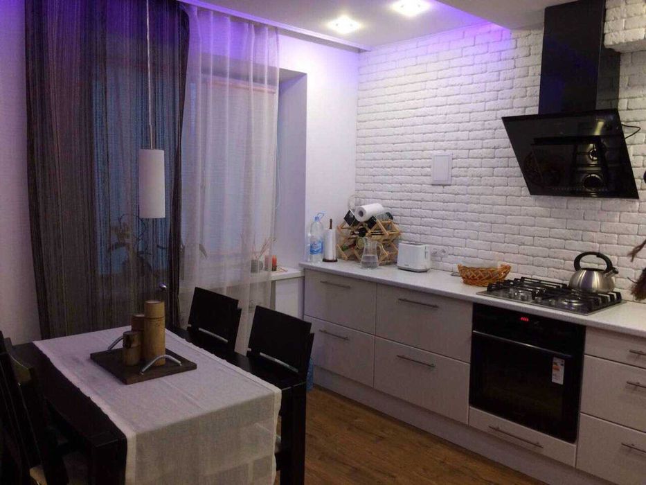 Сдается 3-х комнатная квартира на Артема