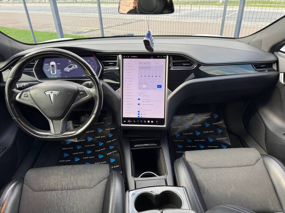 Tesla Model S 2018 freshauto