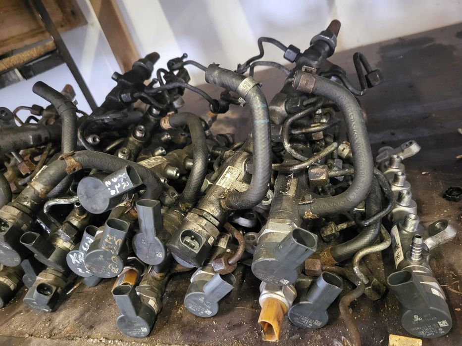 Топливная рейка Рампа форсунок Паливна рейкв Volkswagen Crafter