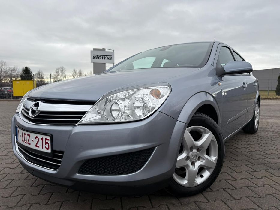 Opel Astra 1.4 EcoTec 90KM * KLIMATYZACJA * 33.000 tkm * JAK NOWE AUTO *