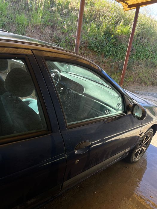Renault Mégane 1.9 Diesel (1998) – Bom estado geral