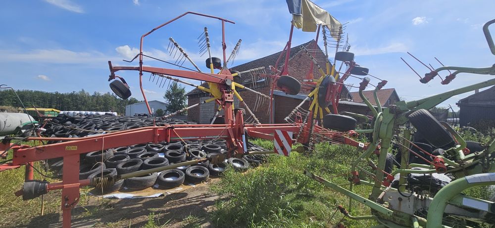 Zgrabiarka dwukaruzelowa claas przegrabiarka