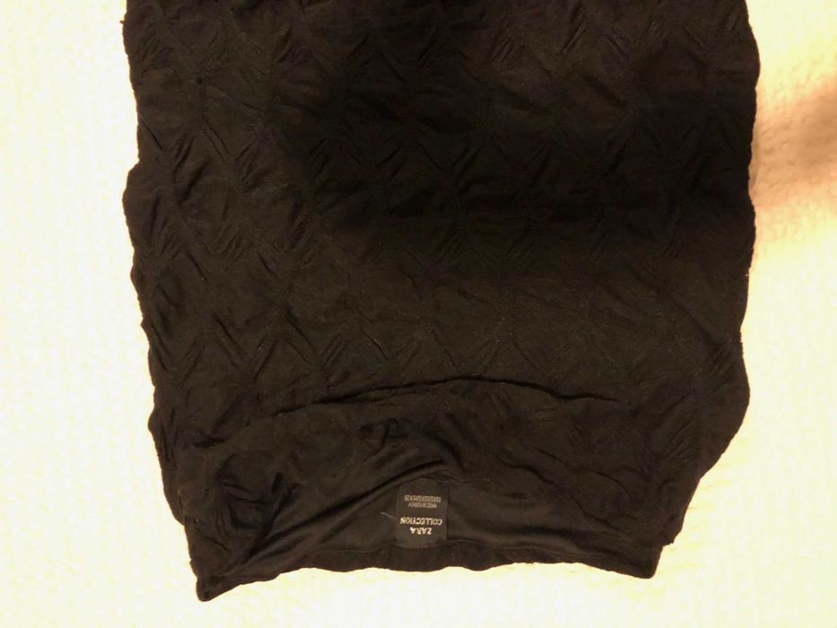 Saia preta muito elegante marca ZARA  tamanho S