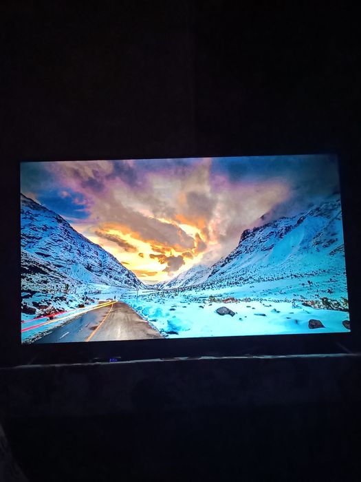 Новий телевізор в гарному стані 55 дюймів