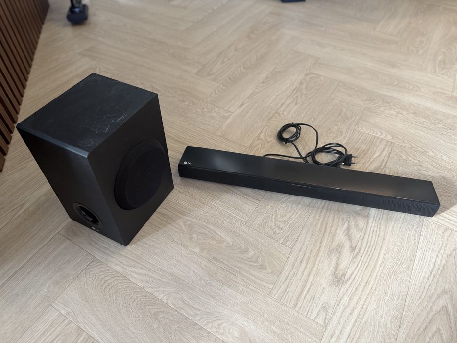 Soundbar LG SJ2 wraz z subwooferem