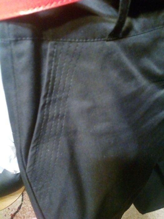 Spodnie czarne eleganckie z klasą dla wysokiej roz 42