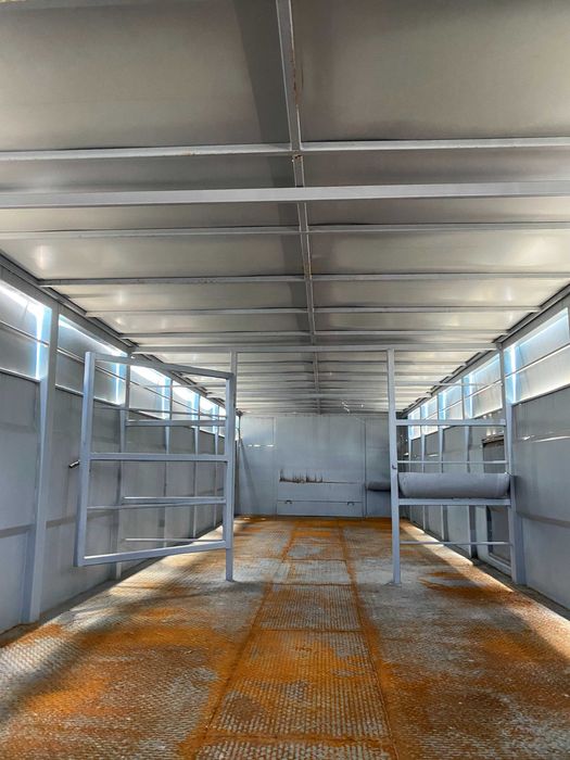 Напівпричіп для перевезення худоби - скотовоз