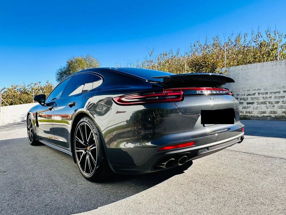 Porsche Panamera Sport Turismo 4 E-Hybrid