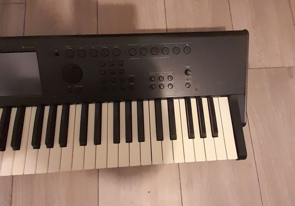 Продається KORG M50 Корг м50