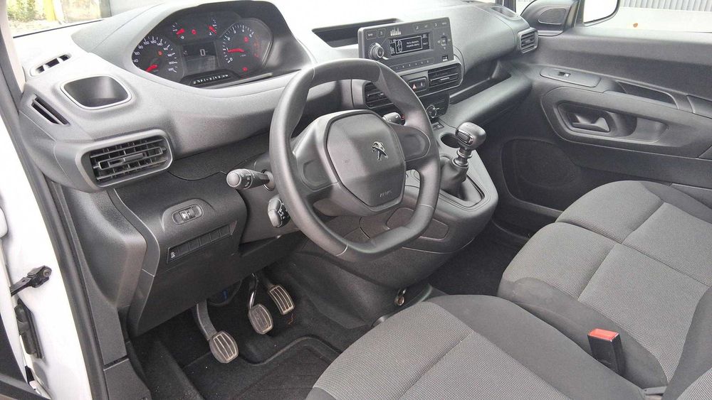 Peugeot Partner Longa 3 Lugares Nacional 2023 IVA Dedutível