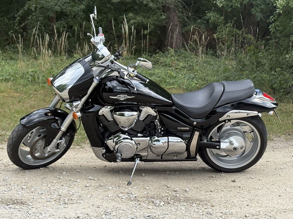Potezny Suzuki Intruder VZR1800