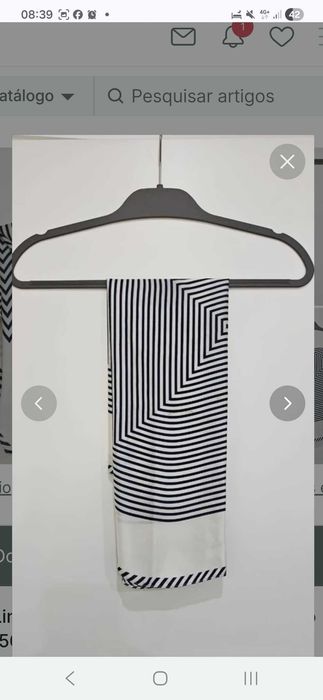 Lindo lenço de pescoço azul e branco