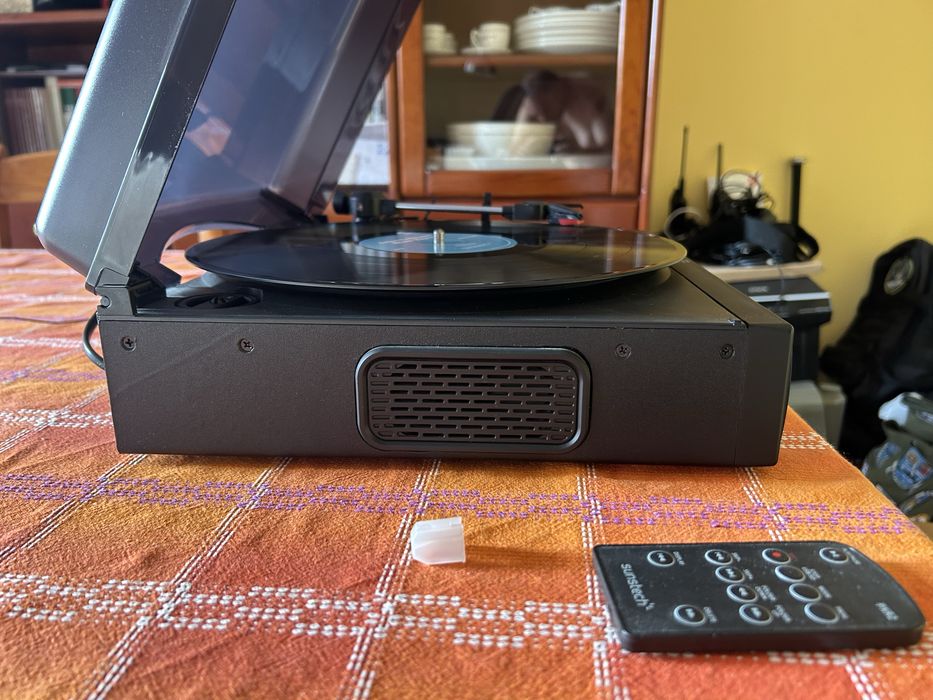 Sistema compacto gira-discos, leitor/gravador mp3, radio FM