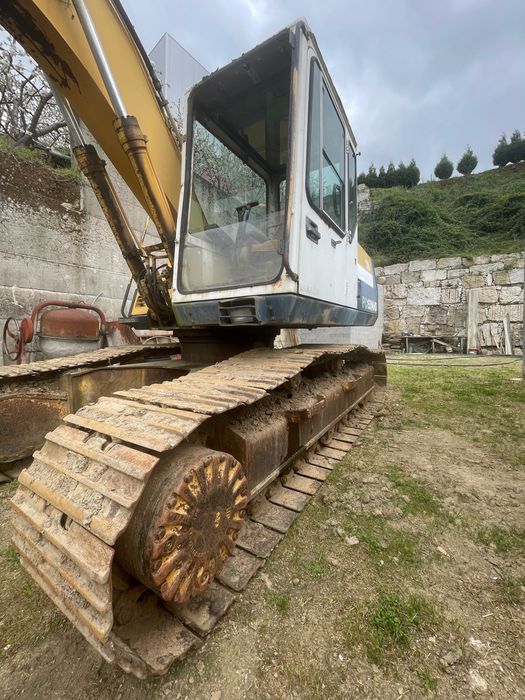 Máquina Komatsu pc150