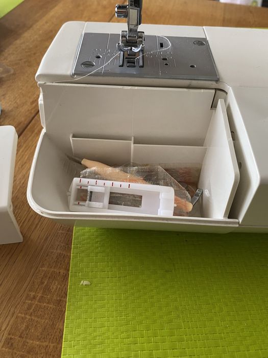 Швейна машинка ягуар