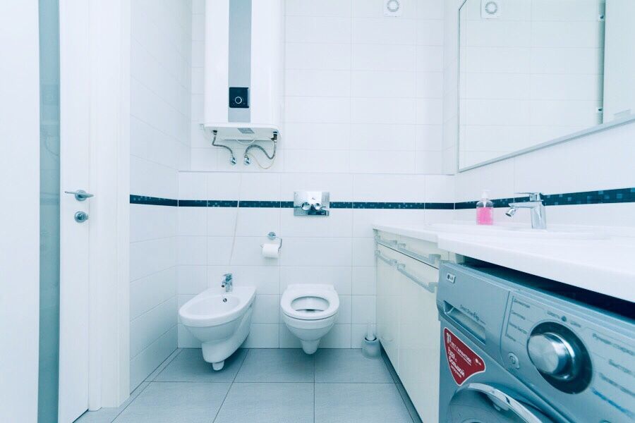 Драгоманова, посуточно Пчелки,, Ахматовой, Ашан,Позняки,Драгоманова 6